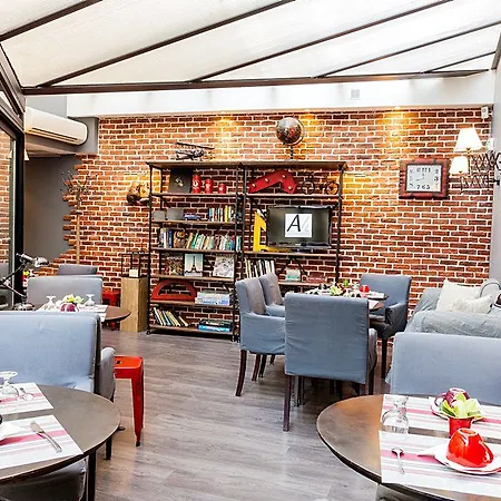 Hotel Atelier Montparnasse Paříž