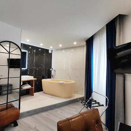 Отель Atelier Montparnasse Париж