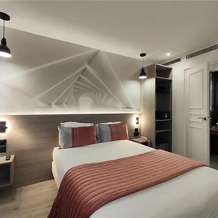 أتولييه مونبارناس 3*